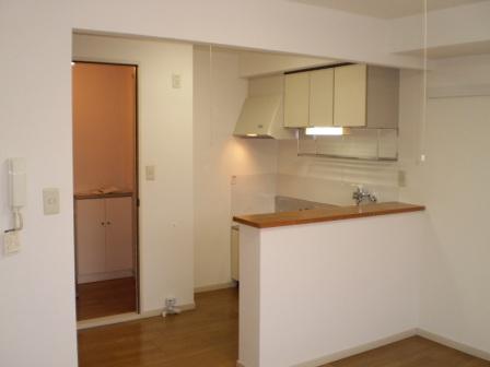 ヴィレッジアルカディア   201