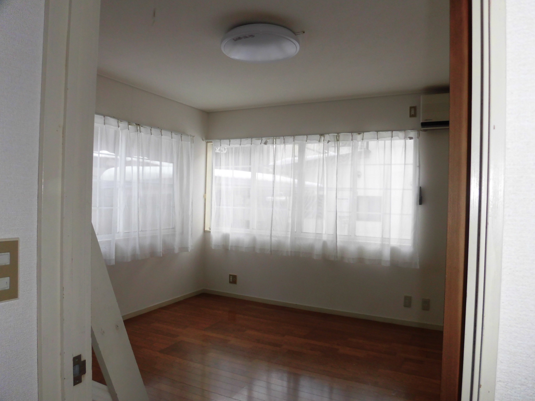 フリーダムハウス　203