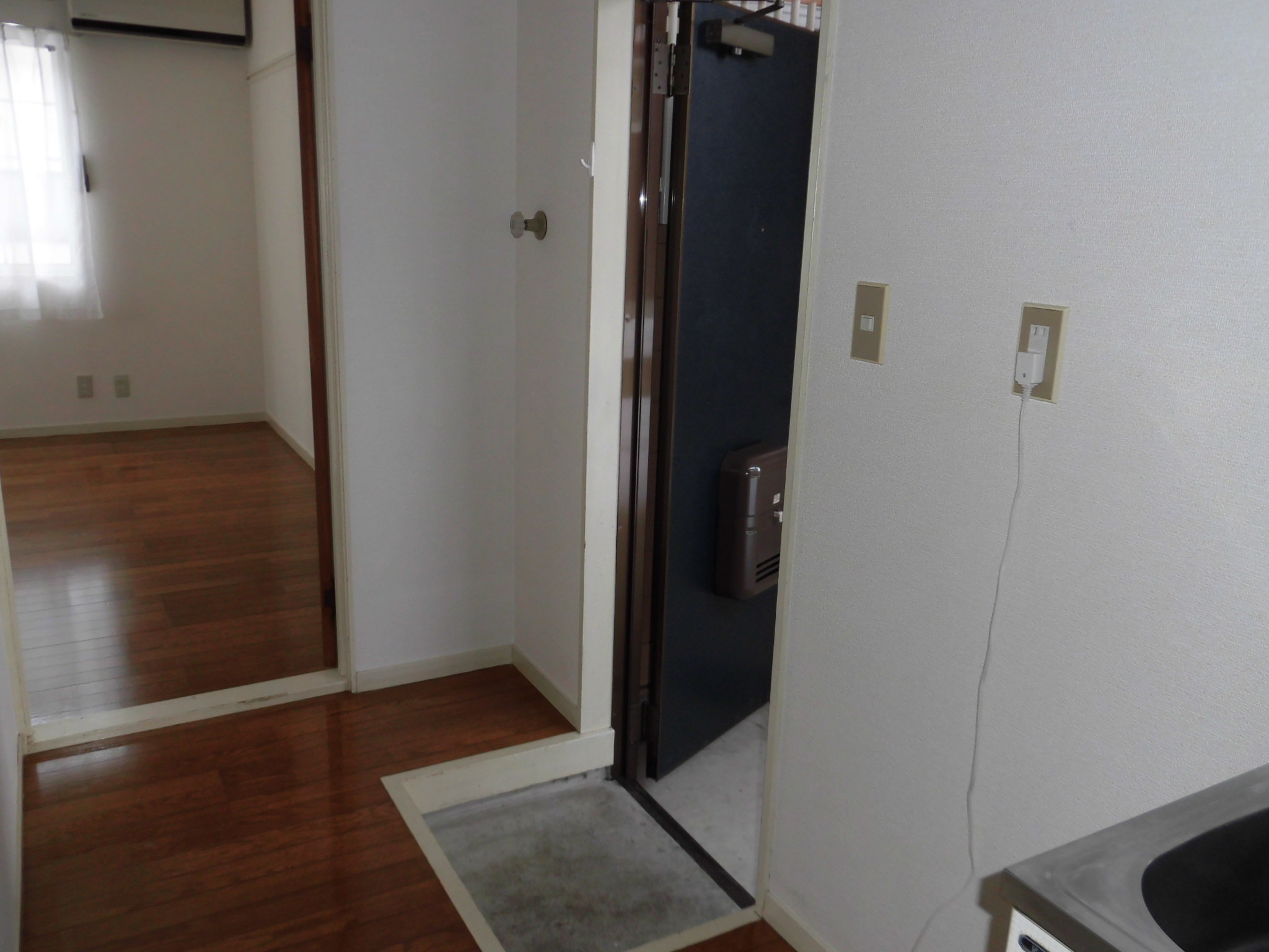 フリーダムハウス　203