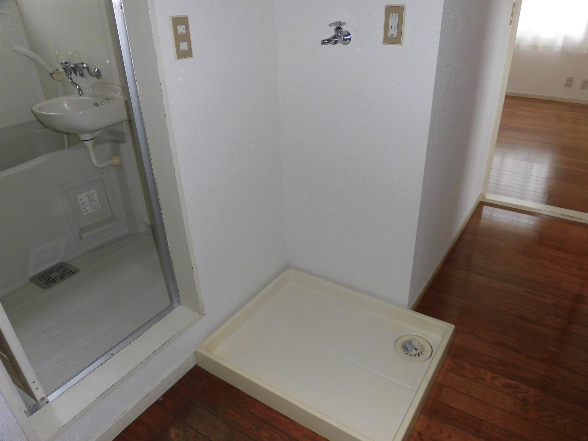 フリーダムハウス　203