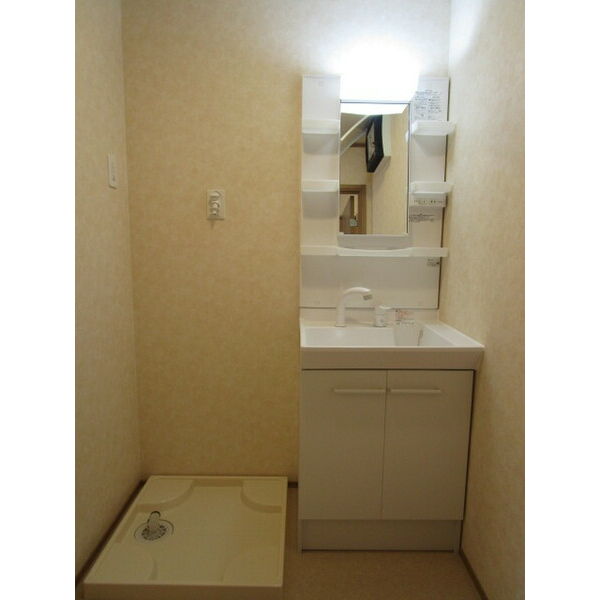 （日）アビタシオン   302