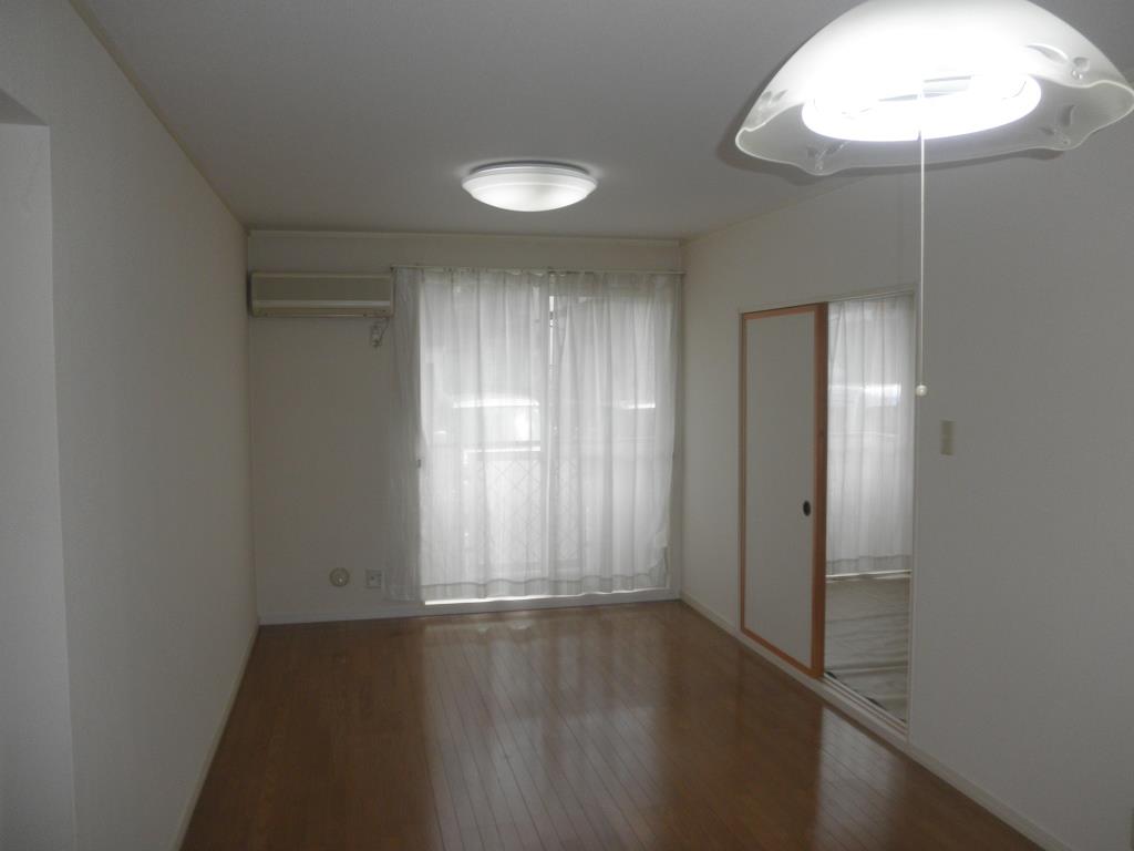 ムーンハウス   101