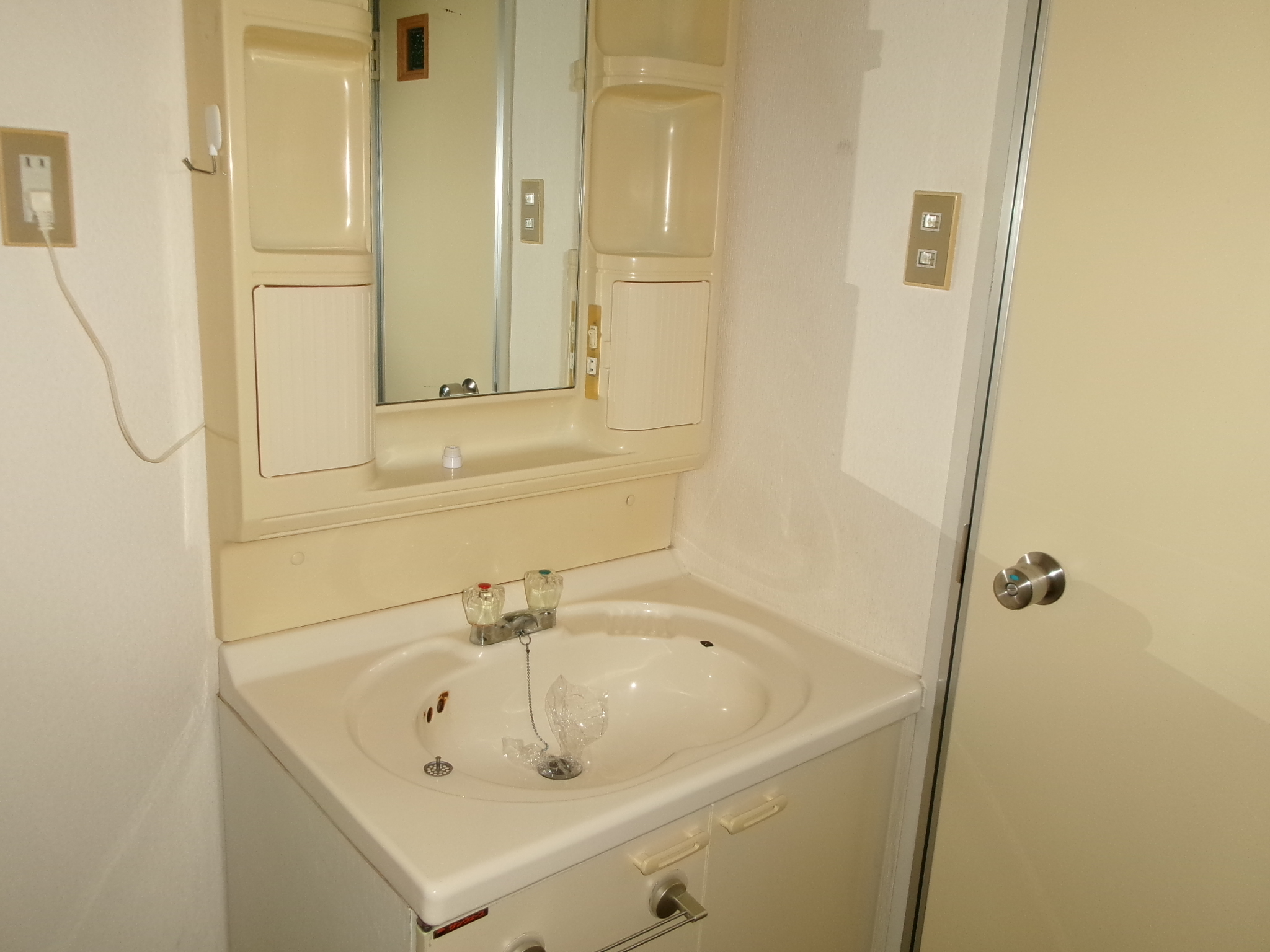 セジュール塩野  Ｂ棟   101