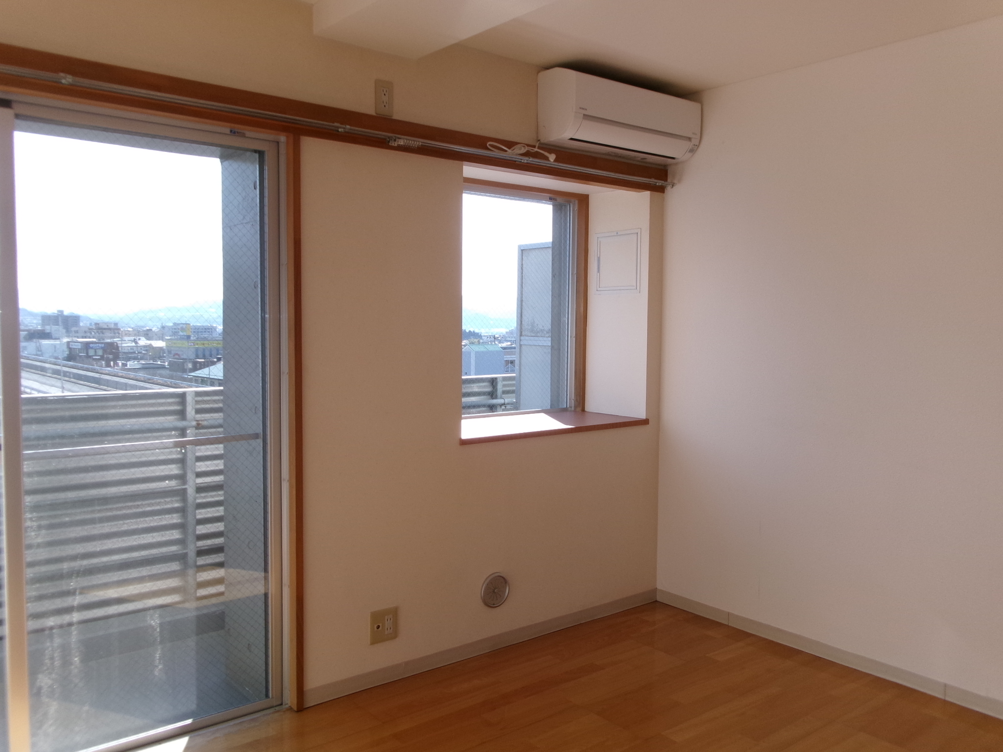Ｔ’Ｓ ＦＬＡＴ   402