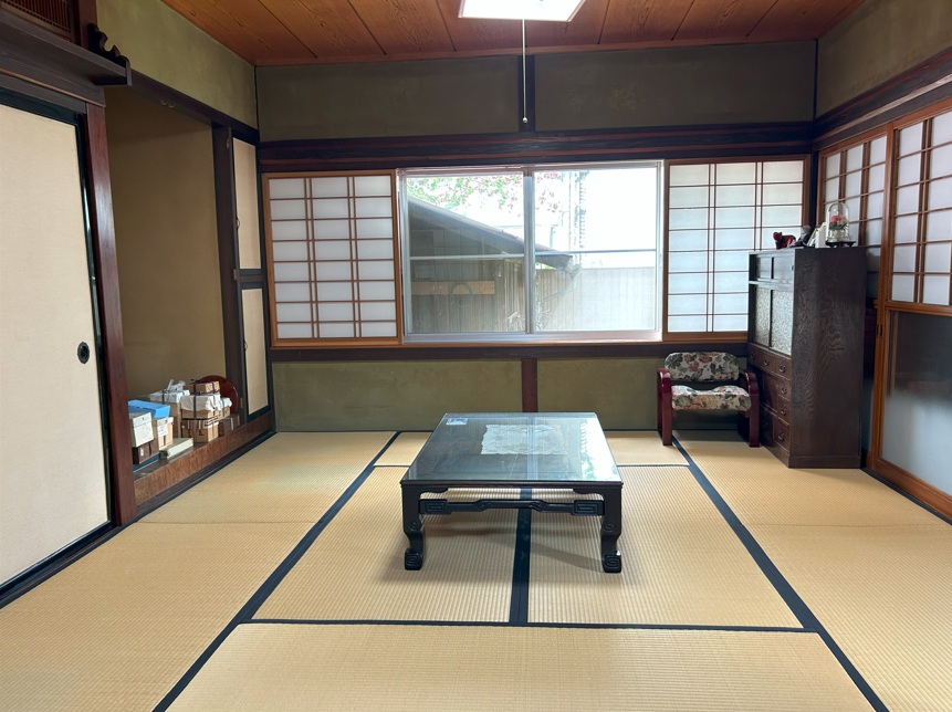 山形市双月町一丁目（９K）900万円　※部屋数の多い一戸建て