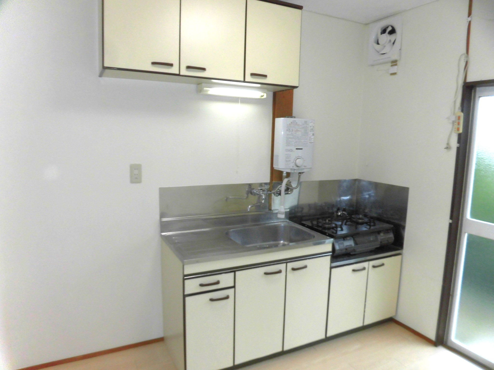 フローレス123　102号室