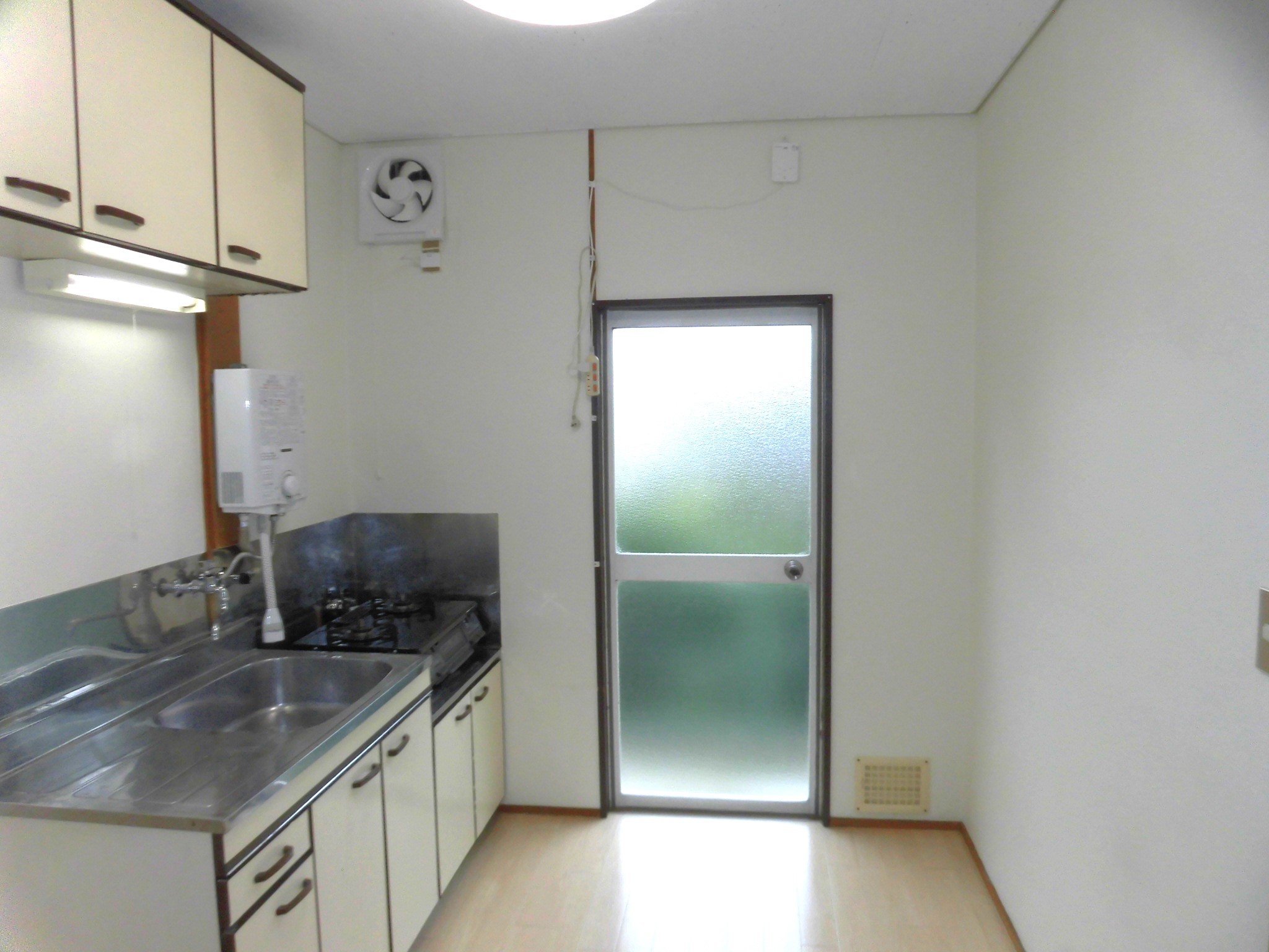 フローレス123　102号室