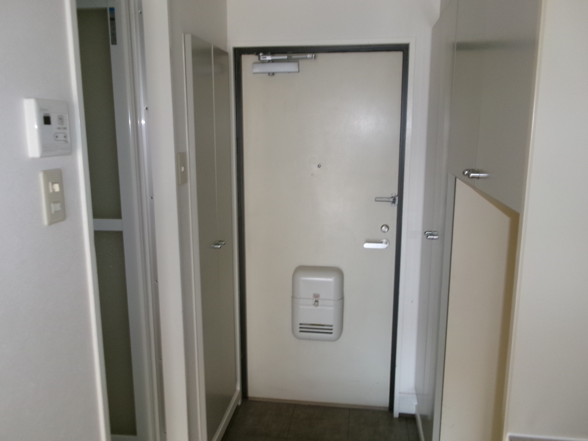 ZINハイツ　106号室