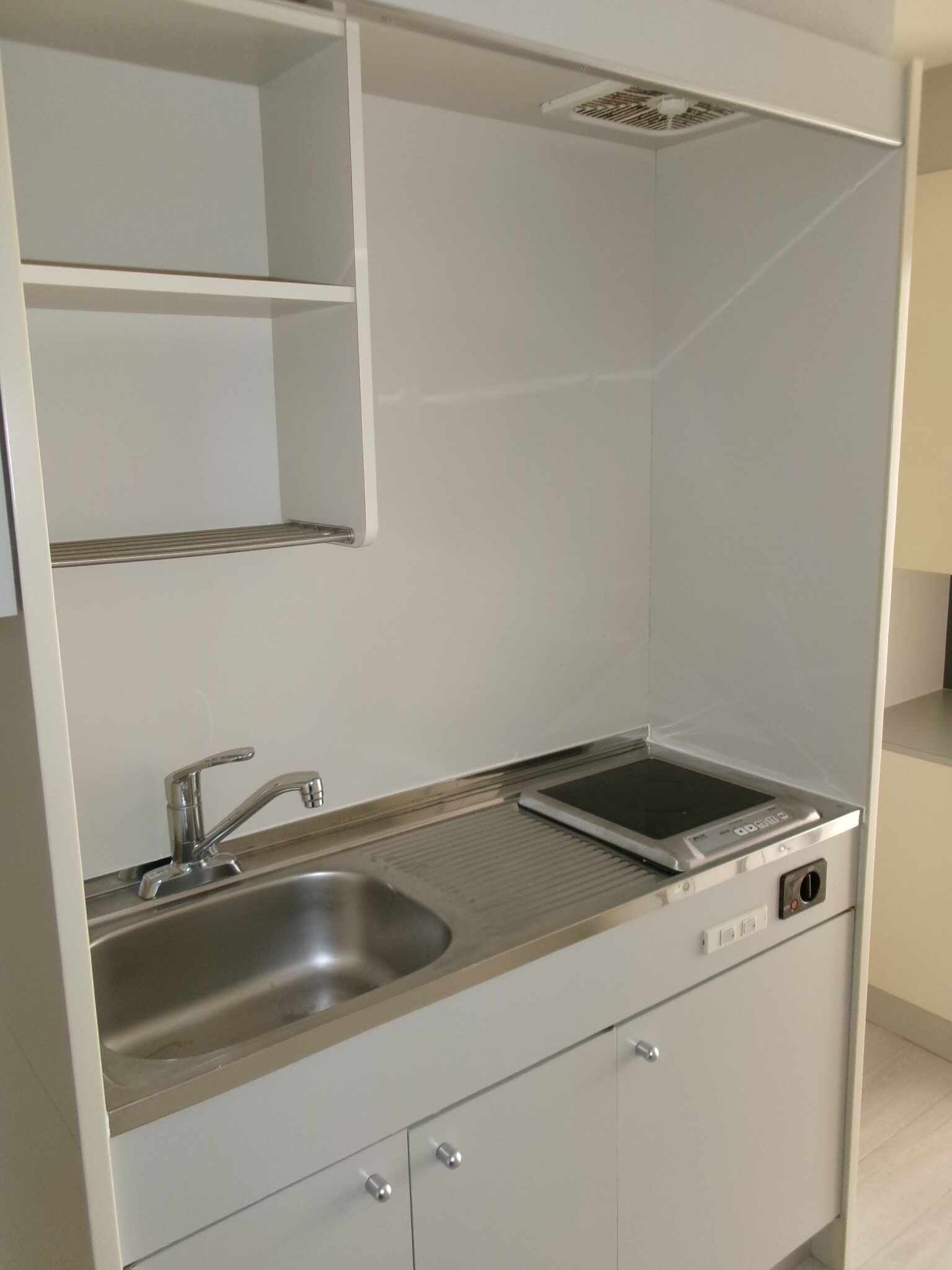 ZINハイツ　106号室