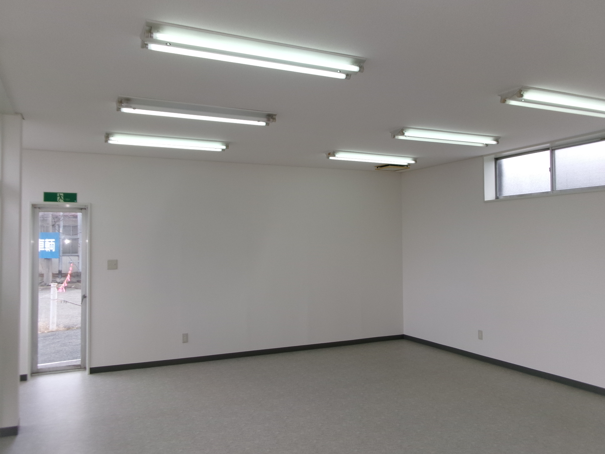 幸信ビル　テナントB