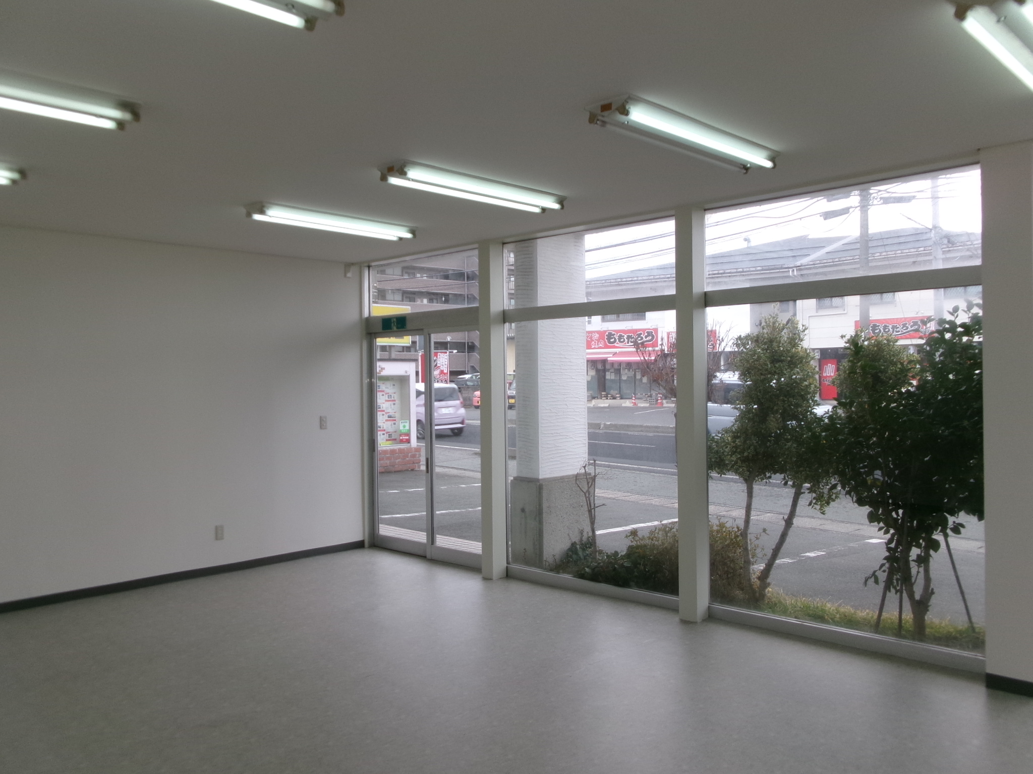 幸信ビル　テナントB