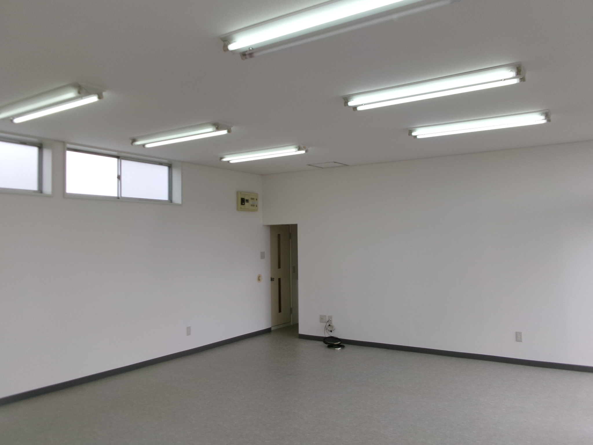 幸信ビル　テナントB