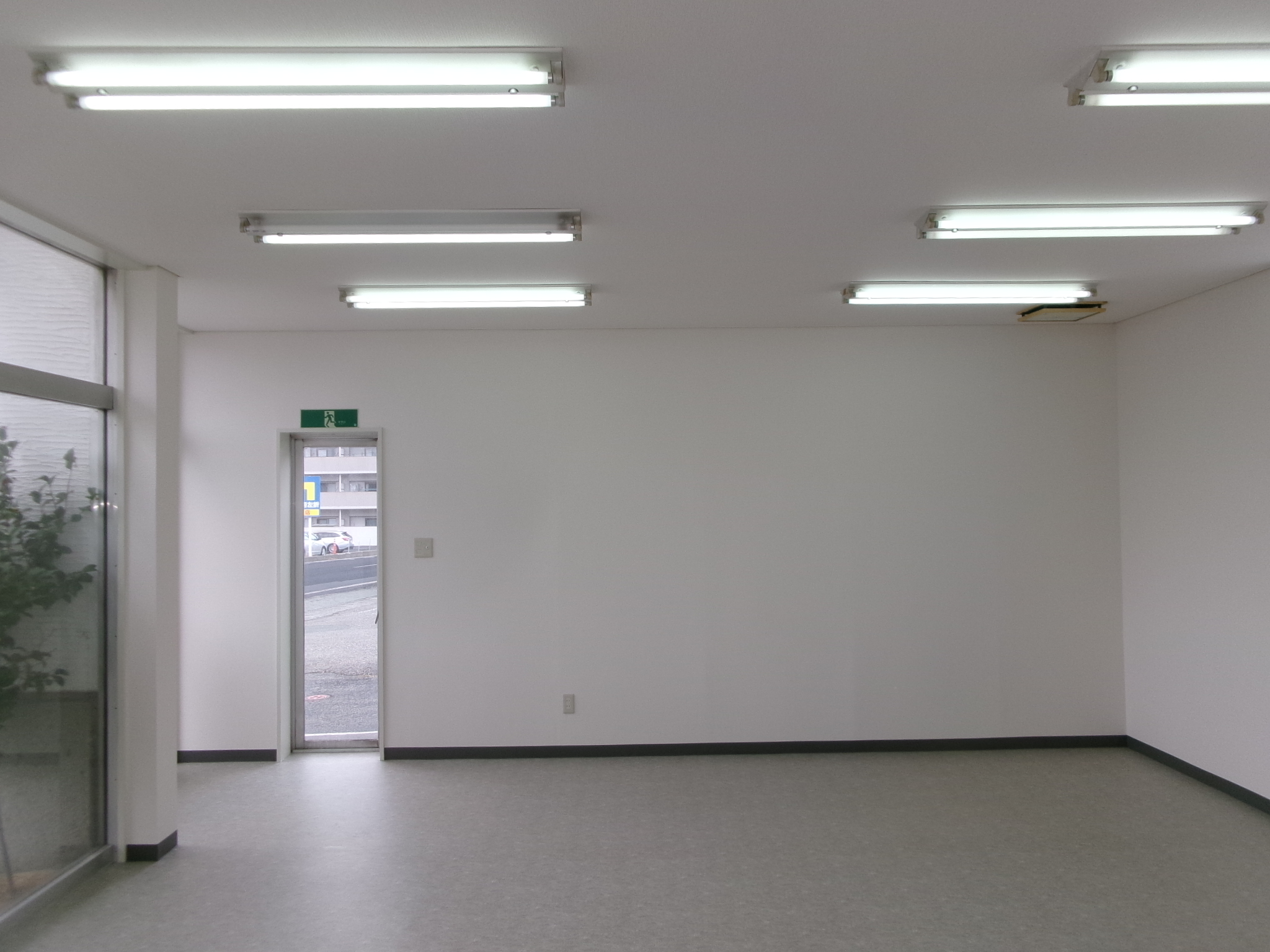 幸信ビル　テナントB