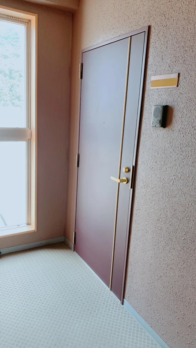 🚪山形市あこや町 賃貸マンション 1DK 8帖＋6帖 ひとり暮らしやふたり暮らしに🏢社会人さん / 山形大学 / 東北芸工大学 / 学生さんにも安心の7階建マンションです🏢2025.6.19 撮影
　
マンション上層階で見晴らしも良く、設備も綺麗なお部屋です✨
　
広々としたダイニングキッチンと
収納スペースがたっぷりなので
リビングを広々使えます！
　
即入居可能となっております◎
　
スーパー、大学や国道13号線にも近く、
周辺アクセスに便利です👍🏻 ̖́-
　
ダイニングキッチン 6帖
+洋室8帖
+バスルーム（独立洗面台）
+トイレ
+収納クローゼット3ドア
　
ひとり暮らしにもふたり暮らしにも◎
社会人さん、転勤のかた
東北芸術工科大学や
山形大学の学生さんにもおすすめ✨
　
お気軽にDMでお問い合わせください◎
実際の雰囲気がよくわかる動画ですので
ぜひご覧ください！
　
　
#山形市 #幸信不動産
#山形アパート
　
#東北芸術工科大学 #山形大学
#山形移住 
#山形学生アパート #やまがたぐらし
　
#山形日和 #山形ねこ部